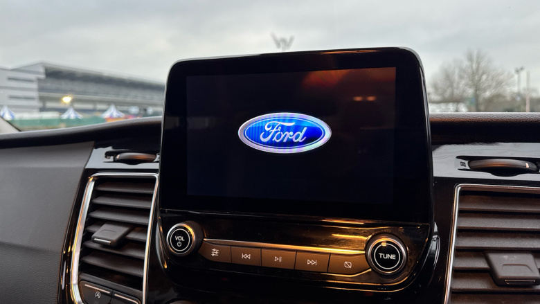 Ford Transit Custom 300 L1 Diesel Fwd 2.0 EcoBlue 130ps Low Roof D/Cab Limited Van